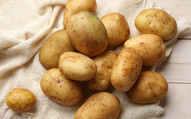 O melhor jeito de guardar batatas na cozinha e mantê-las frescas por semanas