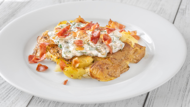 Transformei a batata cozida no melhor sanduíche que eu já comi na vida e em poucos minutos!