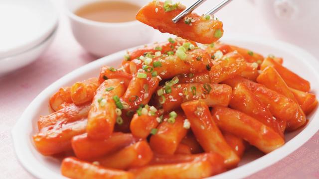 Não precisa ir para Coreia para provar topokki, eu te ensino como fazer a receita que é sucesso dos doramas