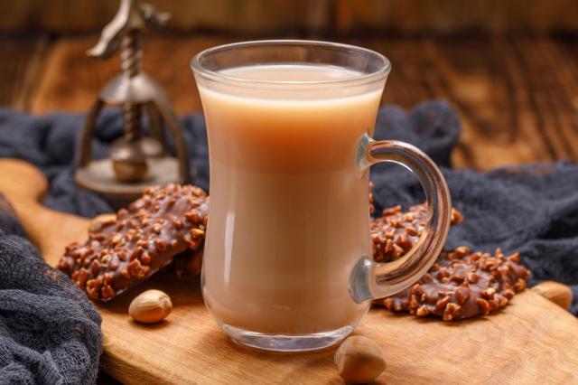 Com um sabor doce, é difícil não se viciar nessa bebida incrível! (Créditos: Shutterstock)