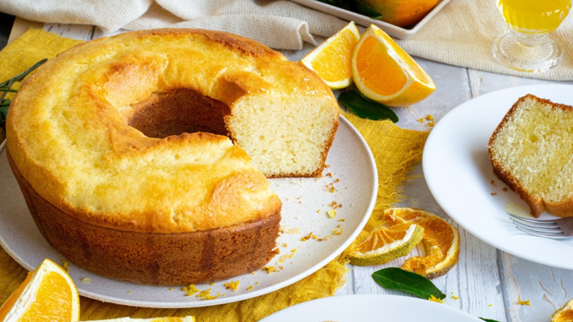 Adeus bolo de laranja seco: receita fofinha e molhadinha com calda e fácil de fazer
