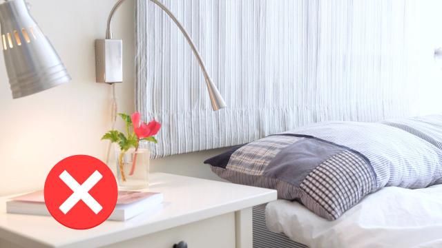 Adeus à mesinha de cabeceira nos quartos: nova tendência minimalista transforma o cômodo e economiza espaço