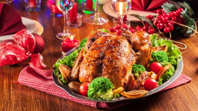 Nem tender, nem chester, nem bacalhau: o frango reina na ceia de Natal aqui de casa com essa receita da minha avó