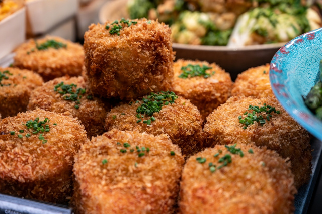 Bolinho de salmão com cream cheese é o aperitivo perfeito para a sua Ceia de Natal: receita é fácil e rápida de fazer