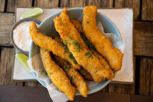 Fiz um gurjão de peixe crocante na airfryer que você também vai querer fazer
