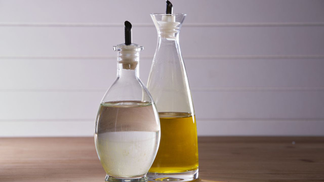 Misturar vinagre e azeite: por que recomendam essa combinação e para que serve?