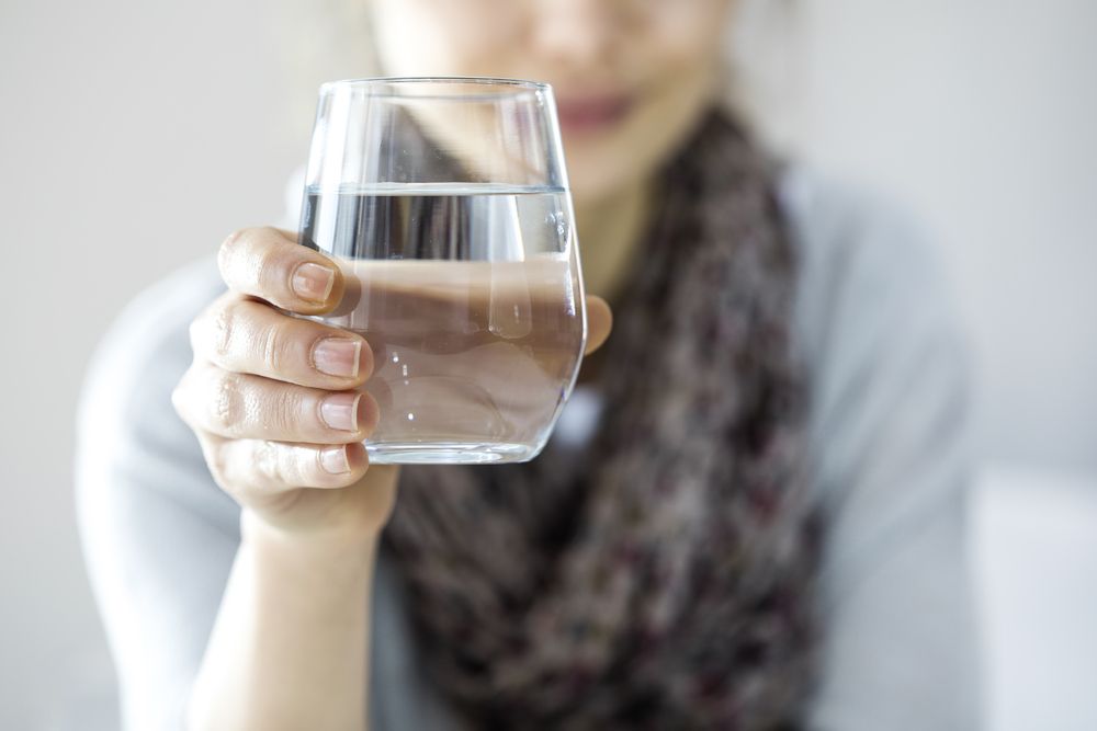 O que acontece com o corpo quando bebemos pouca água? Entenda sintomas e  veja dicas para manter-se hidratado - TudoGostoso