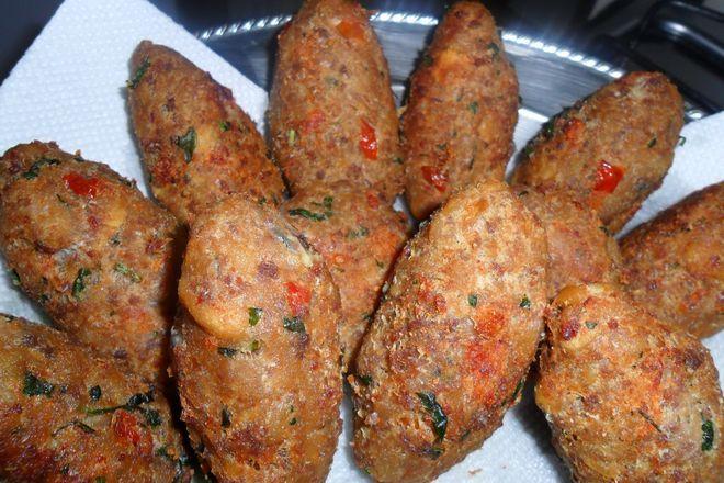Bolinho de pão recheado com requeijão