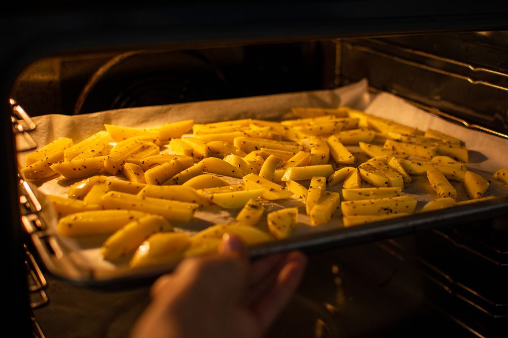 Como salvar batata frita murcha na airfryer, na frigideira e no forno -  TudoGostoso