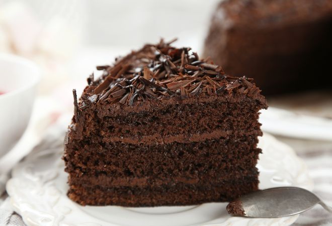 Como fazer bolo de cenoura fofinho? Veja receita com cobertura de  brigadeiro