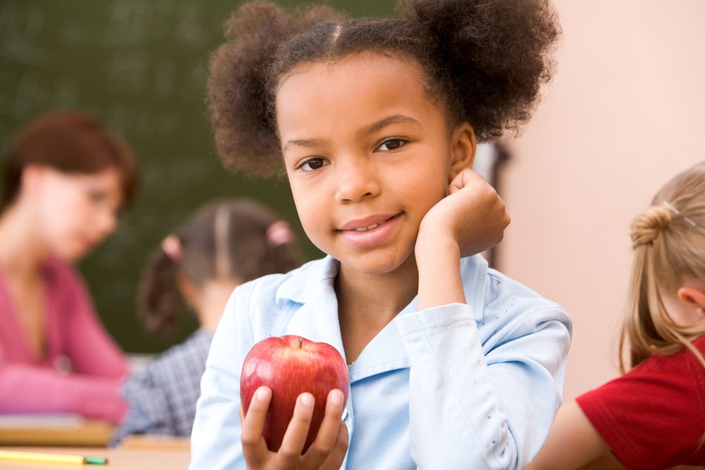 Inclua frutas na lancheira das crianças a fim de tornar a hora do lanche um momento gostoso e nutritivo.