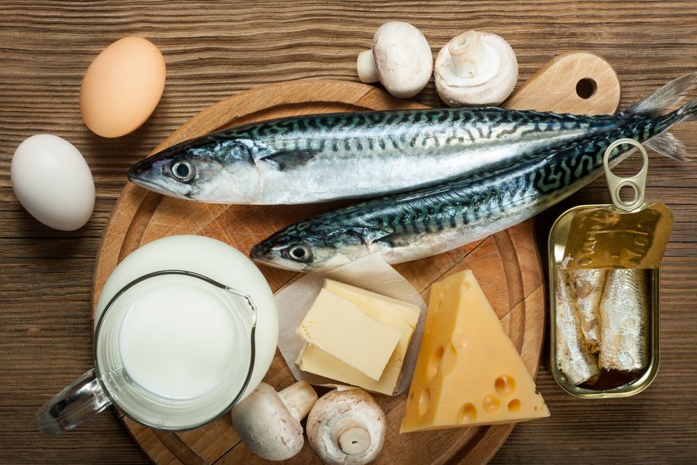 Peixe, ovos, leite e queijo são boas fontes de vitamina D.