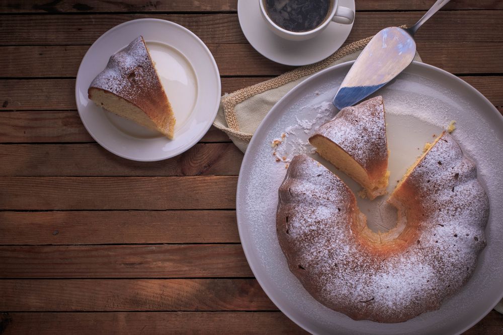 Bolo de fubá tradicional: aprenda a receita da vovó para o seu café