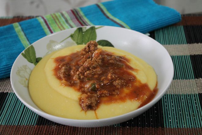 Polenta à bolonhesa