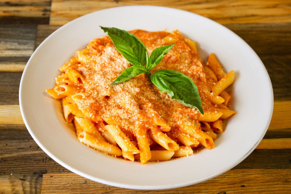 receita macarrão penne alla vodka da gigi hadid