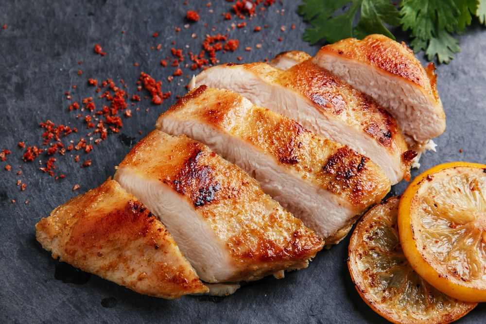 Frango é um alimento rico em proteínas