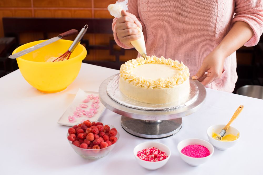 Como fazer bolo confeitado - Inspirações, decorações e dicas para vender!