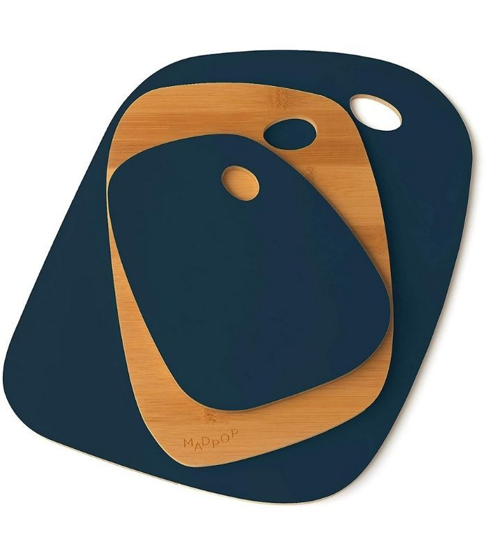 Conjunto de Tábuas de Corte em Bambu 3 Peças Madpop empilhadas no fundo branco