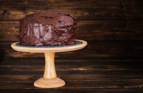 Bolo de chocolate coberto com ganache