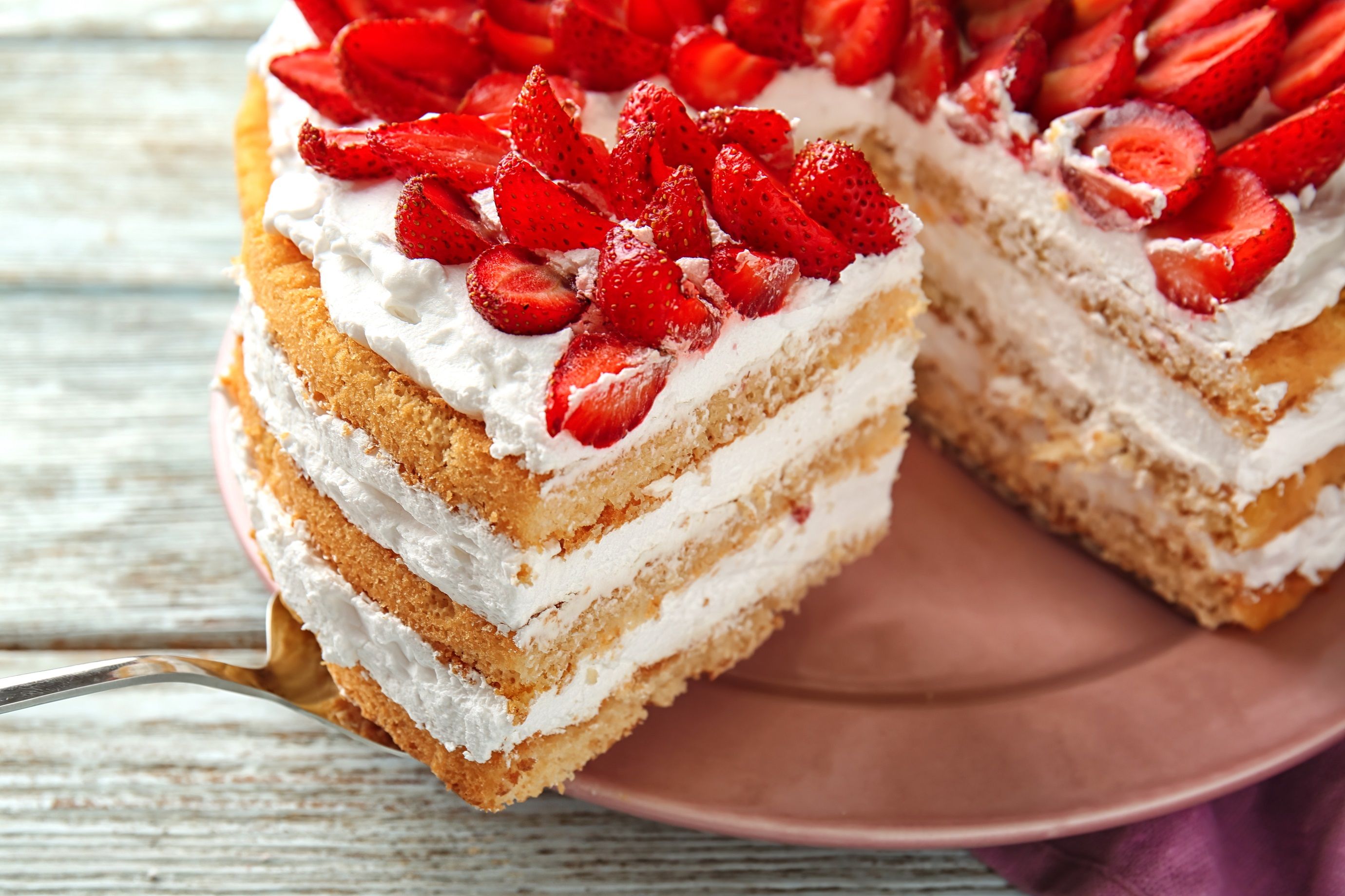 Bolo de Aniversário: 4 Receitas Simples e Baratas Para Fazer Em Casa