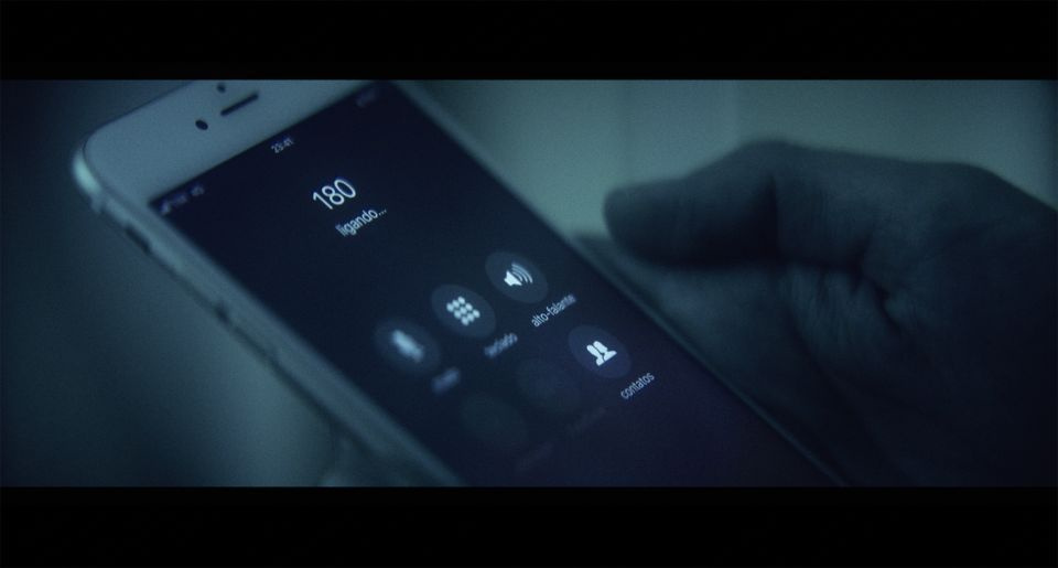 Ligue 180 para denunciar a violência contra a mulher